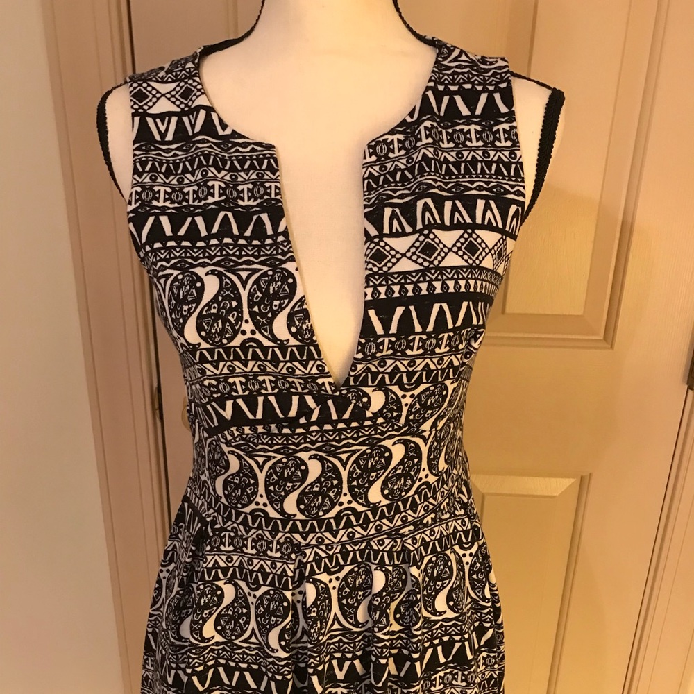Mi a m I sundress. Size medium - Picture 1 of 5